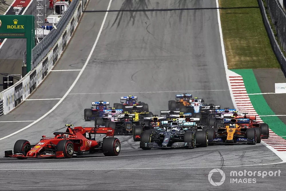 Charles Leclerc, Ferrari SF90, voor Valtteri Bottas, Mercedes AMG W10, Lewis Hamilton, Mercedes AMG F1 W10, Lando Norris, McLaren MCL34, Kimi Raikkonen, Alfa Romeo Racing C38
