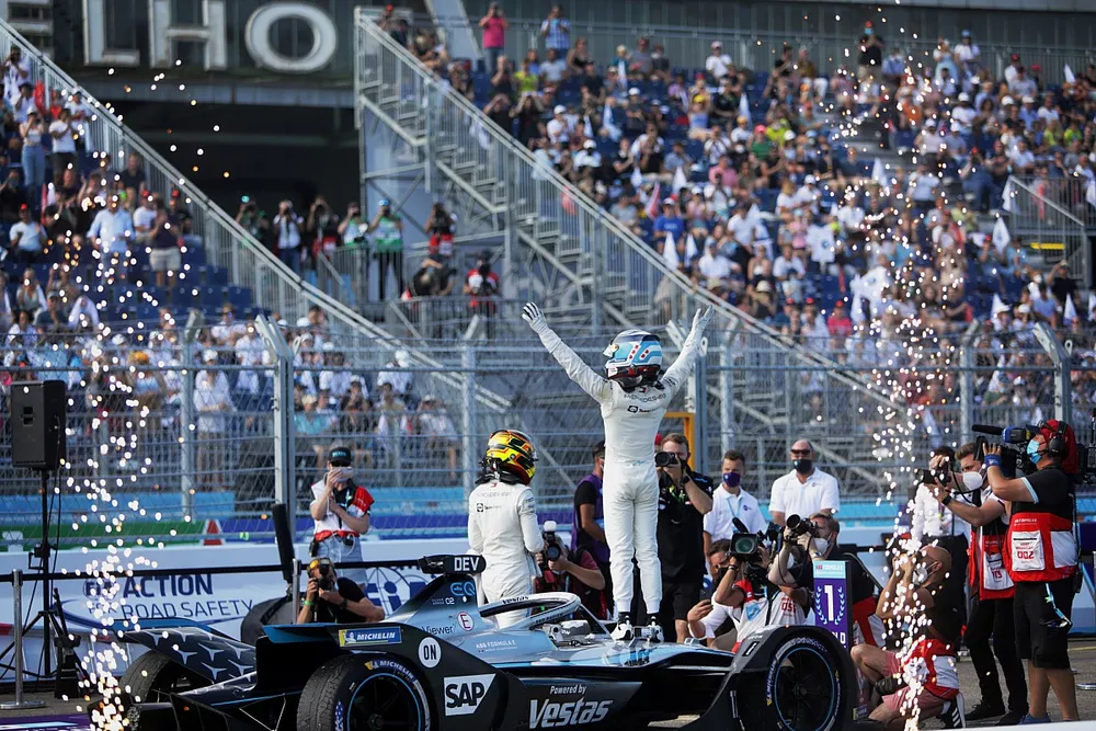 Champion Nyck de Vries, Mercedes-Benz EQ