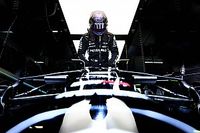 F1: Hamilton crava 99ª pole da carreira e larga na frente em Ímola
