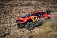 Sébastien Loeb dice adiós a sus opciones de ganar el Dakar 2021