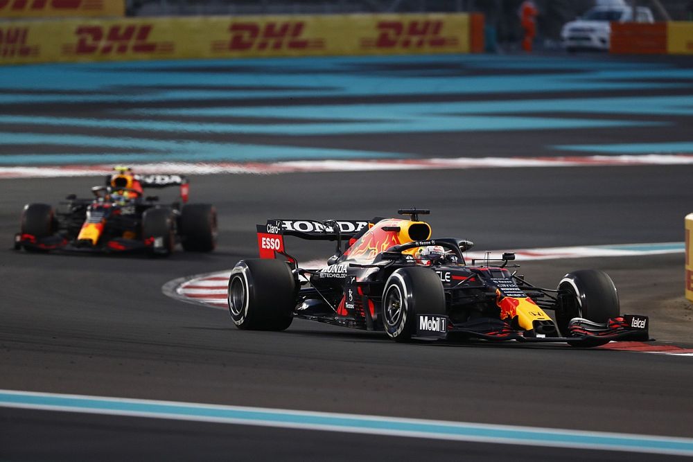 Max Verstappen, Red Bull Racing RB16B, Sergio Pérez, Red Bull Racing RB16B