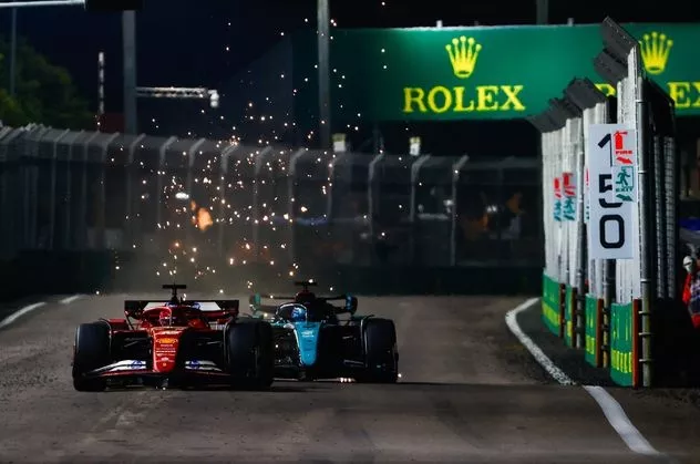 Charles Leclerc, Ferrari SF-24, George Russell, Mercedes F1 W15