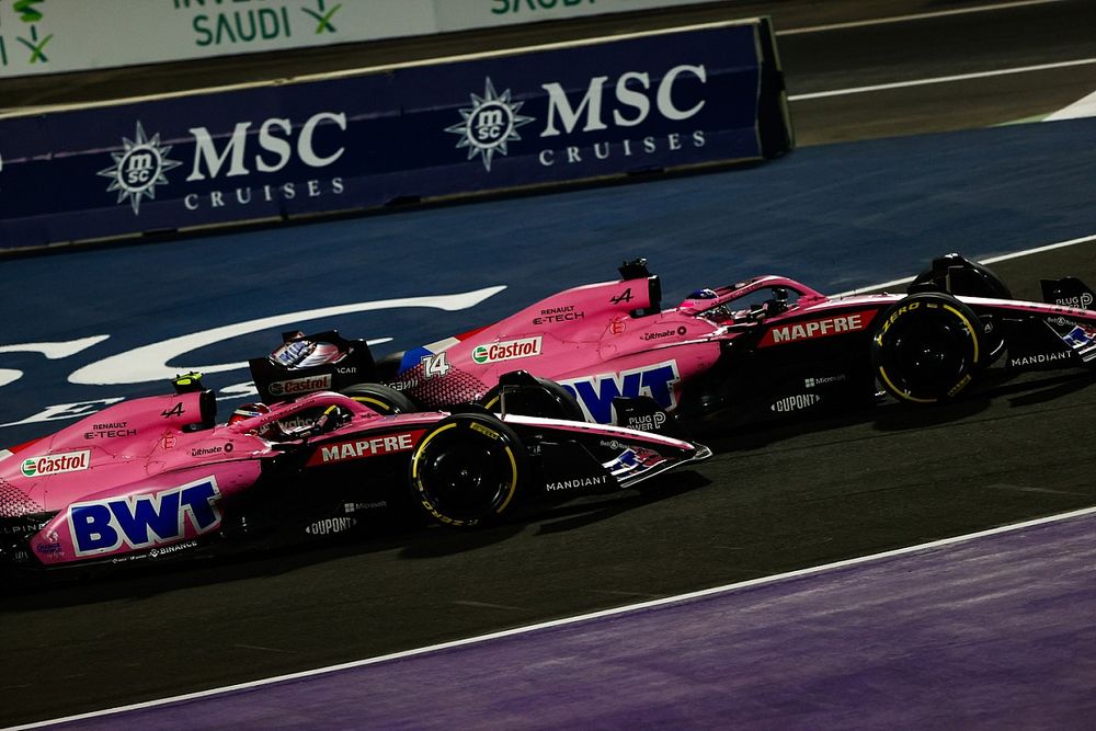 Fernando Alonso, Alpine A522, battles with Esteban Ocon, Alpine A522