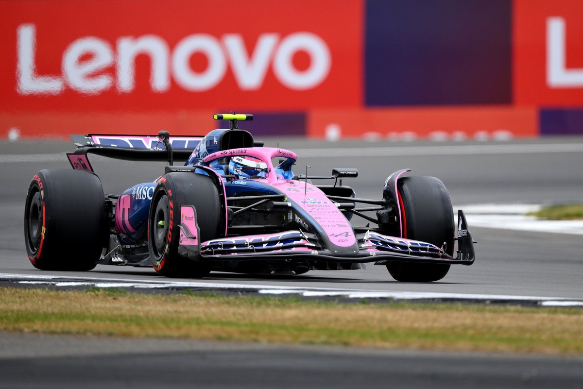 VÍDEO F1: Colapinto bate e causa interrupção do quali em Silverstone