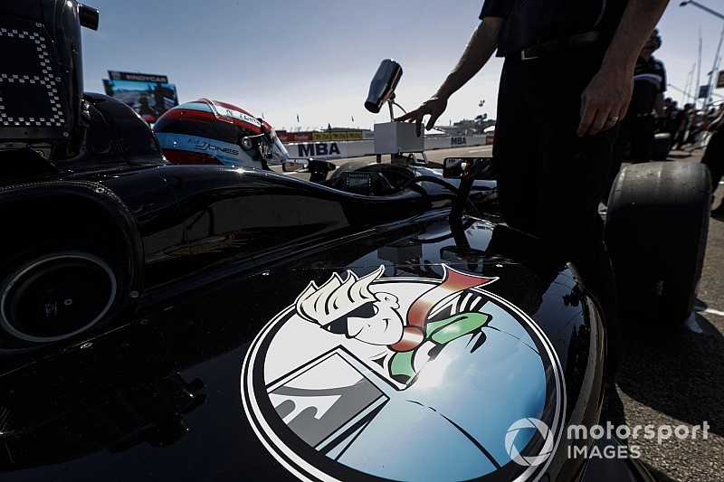 Ed Jones suffers broken bone in hefty St Pete shunt