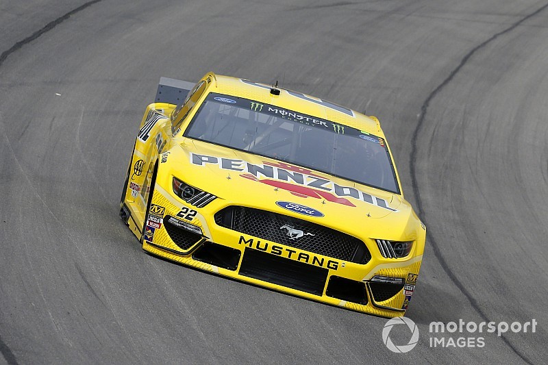 Joey Logano fends off Harvick for Stage 2 win at Las Vegas