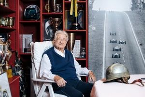 Primeiro campe&atilde;o de Le Mans pela Porsche e ex-F1, Hans Hermann morre aos 97 anos