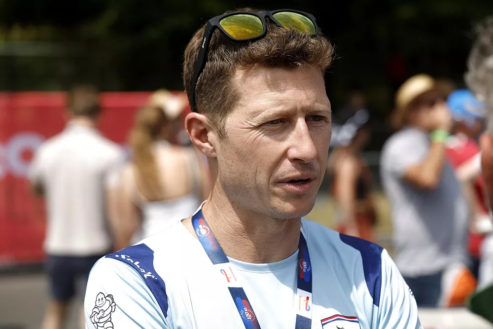 #708 Glickenhaus Racing Glickenhaus 007 of Ryan Briscoe