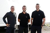 Los ingenieros espa&ntilde;oles del coche de Sainz y Audi en el Dakar