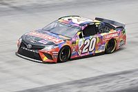 Erik Jones manda en la primera pr&aacute;ctica del s&aacute;bado en Bristol