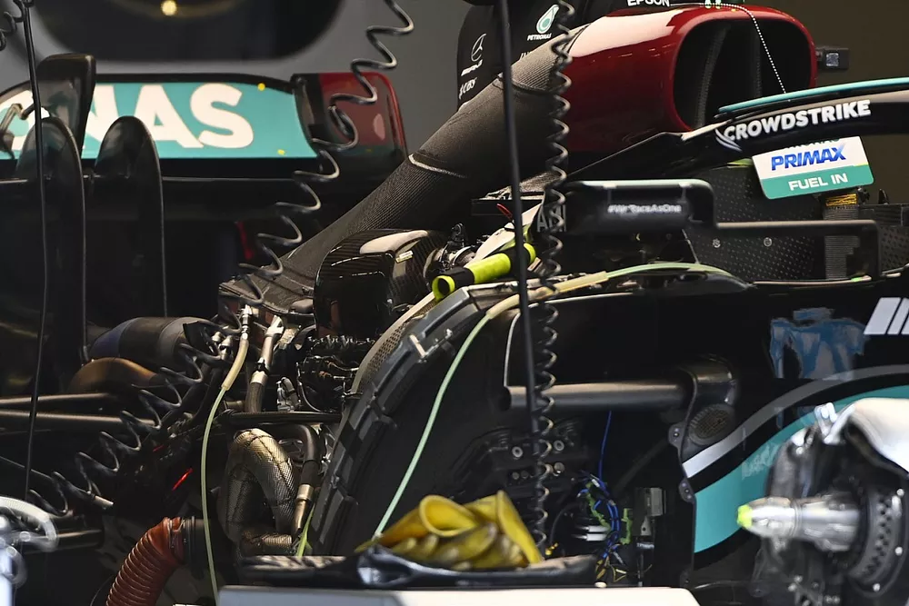 Mercedes W12 detail