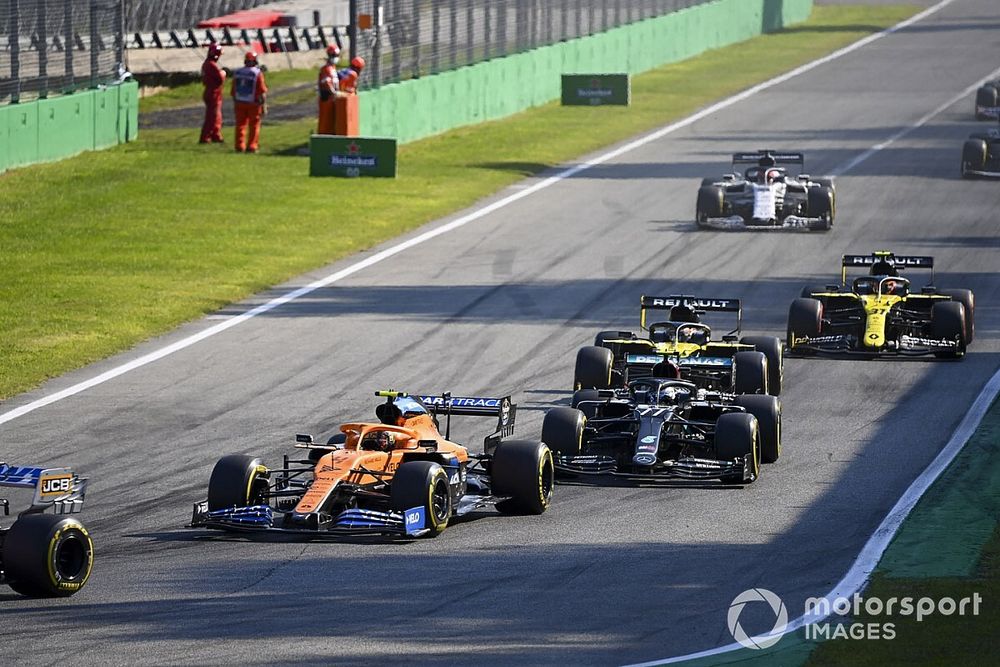 Lando Norris, McLaren MCL35, Valtteri Bottas, Mercedes F1 W11, Daniel Ricciardo, Renault F1 Team R.S.20, Esteban Ocon, Renault F1 Team R.S.20