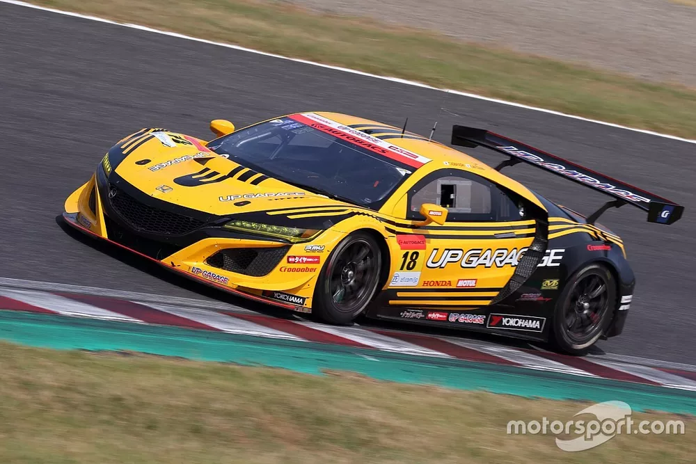 #18 UPGARAGE NSX GT3