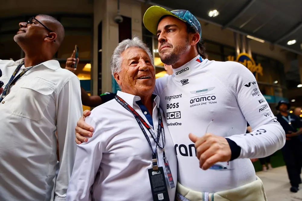 Mario Andretti con Fernando Alonso, Aston Martin F1 Team