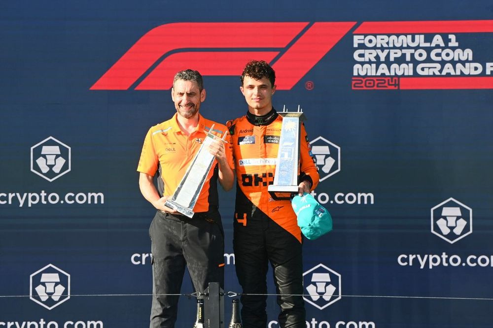 Andrea Stella, Team Principal, McLaren F1 Team, Lando Norris, McLaren F1 Team, 1st position, on the podium with the trophies
