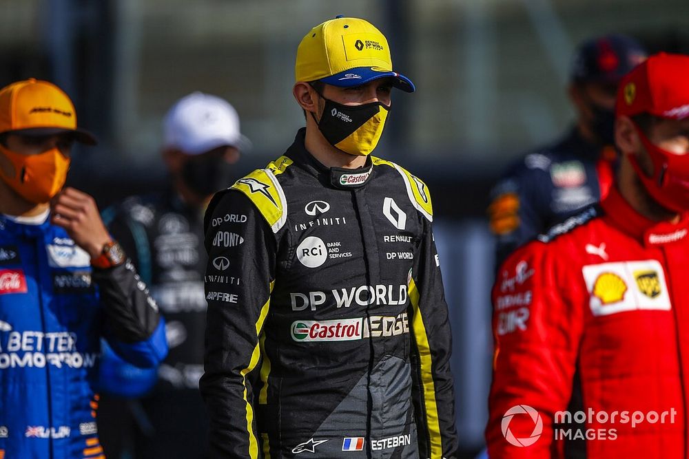 Esteban Ocon, Renault F1 durante la foto de grupo de los pilotos al final de la temporada
