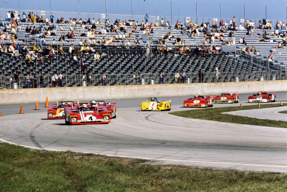 Clay Regazzoni, Brian Redman, Ferrari 312 PB leads Tim Schenken, Ronnie Peterson, Ferrari 312 PB, Mario Andretti, Jacky Ickx, Ferrari 312 PB