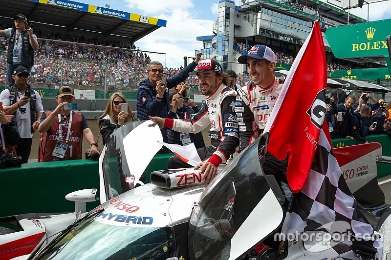 Winners #8 Toyota Gazoo Racing Toyota TS050: S&eacute;bastien Buemi, Kazuki Nakajima, Fernando Alonso