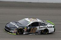 Almirola lidera la primera práctica del sábado en Kansas