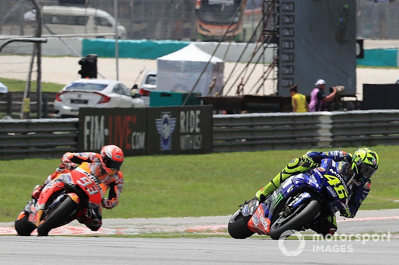 MotoGP in Sepang: Marquez gewinnt, Rossi stürzt in Führung liegend