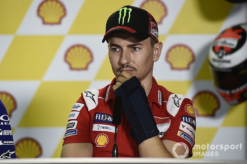 Ducati, ora è ufficiale: Lorenzo rinuncia a correre a Sepang. Al suo posto ci sarà Michele Pirro