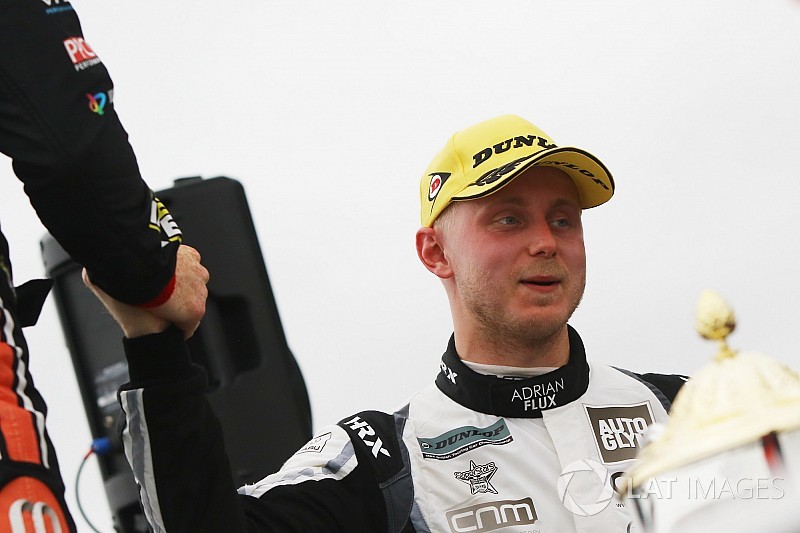 Knockhill BTCC: Sutton wins red-flagged, wet Race 2