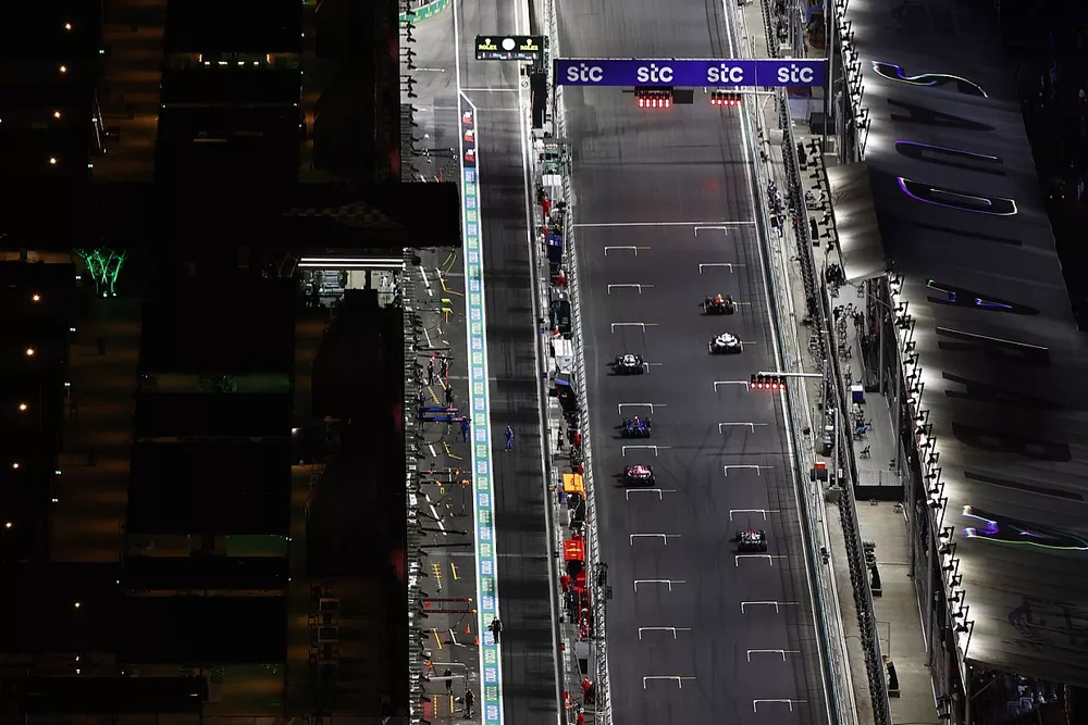 Drivers practice their start procedures at the end of FP2