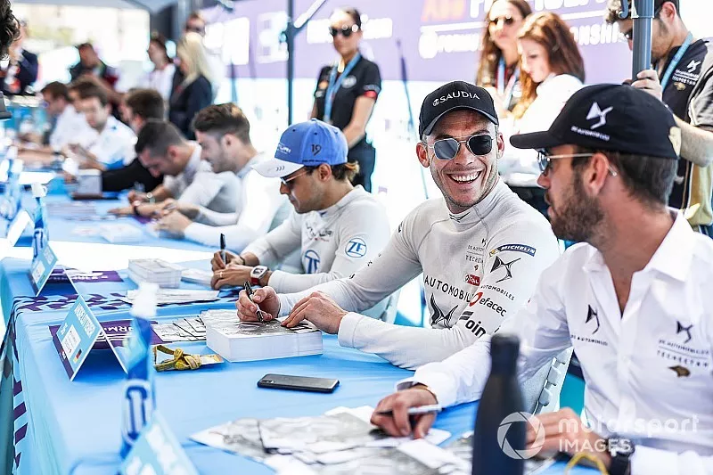 Andre Lotterer, DS TECHEETAH, Jean-Eric Vergne, DS TECHEETAH en la sesi&oacute;n de aut&oacute;grafos