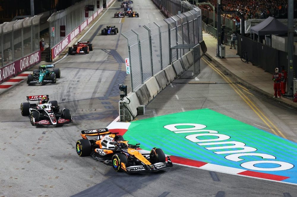 Oscar Piastri, McLaren MCL38, Nico Hulkenberg, Haas VF-24, Fernando Alonso, Aston Martin AMR24