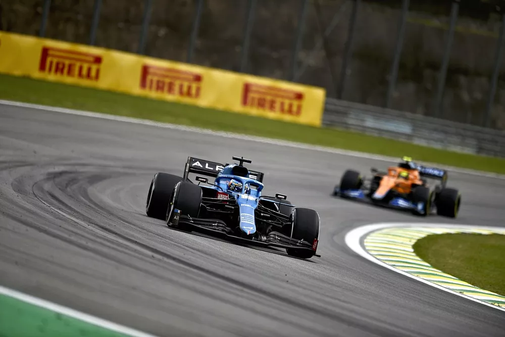 Fernando Alonso, Alpine A521, Lando Norris, McLaren MCL35M