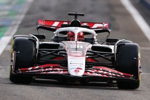 貴重）Haas F1 Team VF-17 サイン入りリミテッドエディション