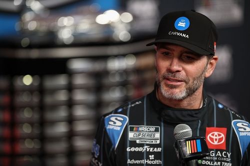 Jimmie Johnson pilotará un coche biplaza en la Indy 500 con Tom Brady