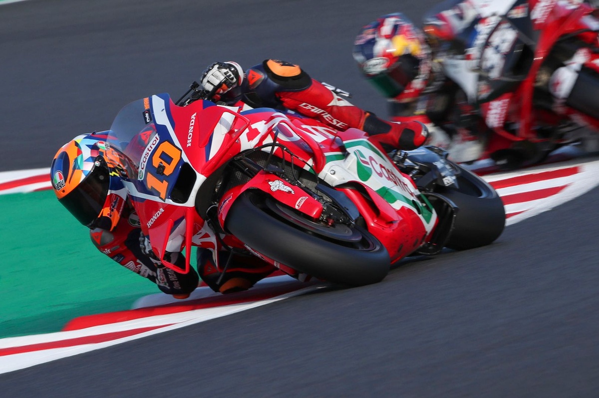 MotoGP | Mandalika, Libere 1: Marini al top, Bagnaia fa un passo indietro ed è 17°