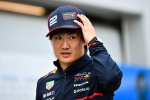 レッドブルF1の日本GP限定キャップが発売。大胆にもカタカナで