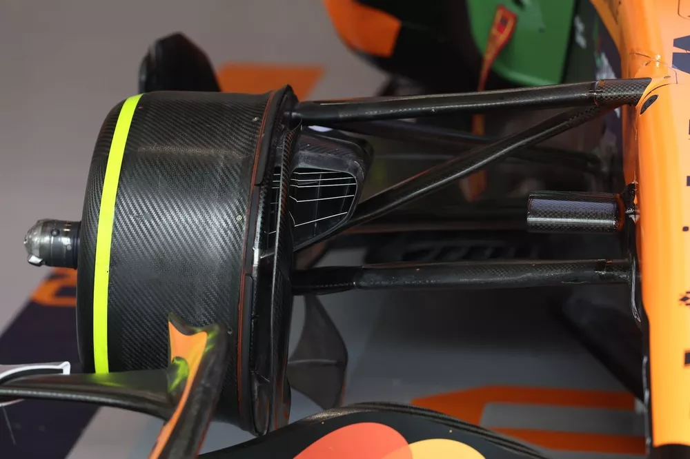 Dettaglio tecnico McLaren MCL40