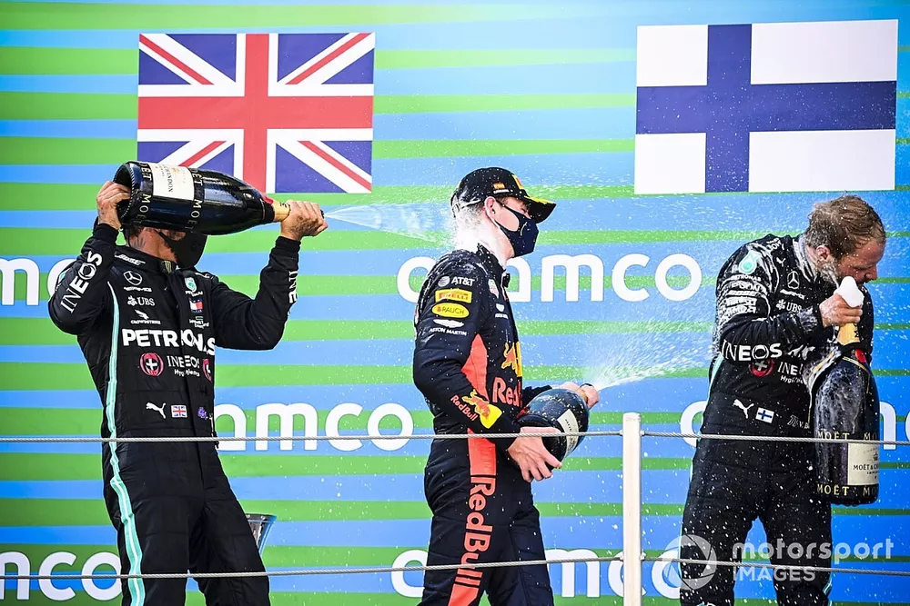 Race Winner Lewis Hamilton, Mercedes-AMG Petronas F1, Max Verstappen, Red Bull Racing and Valtteri Bottas, Mercedes-AMG Petronas F1 celebrate on the podium with the champagne