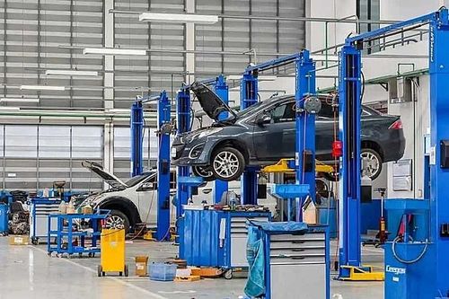 5 man&iacute;as al volante que pueden provocar una (cara) aver&iacute;a al coche