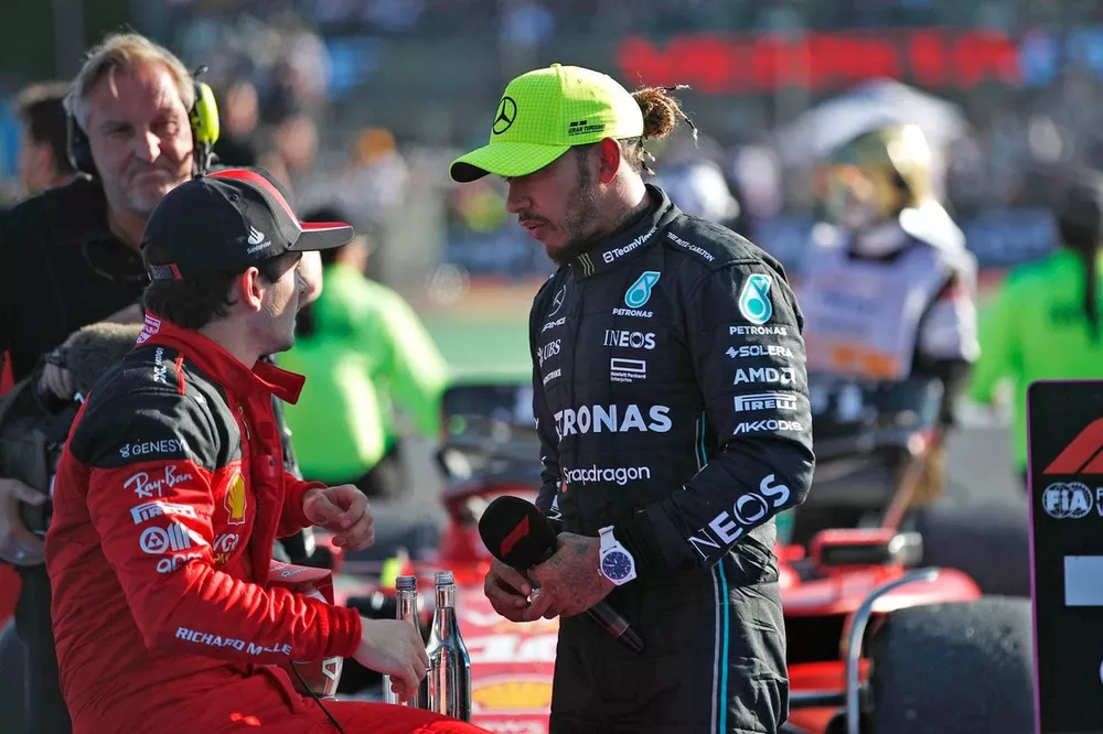 Charles Leclerc, Scuderia Ferrari, 3&ordf; posici&oacute;n, Lewis Hamilton, Mercedes-AMG, 2&ordf; posici&oacute;n, charla en Parc Ferme