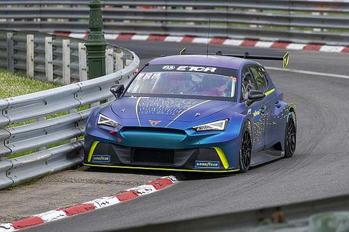 CUPRA EKS secures crushing victory at FIA ​​ETCR opener in Pau