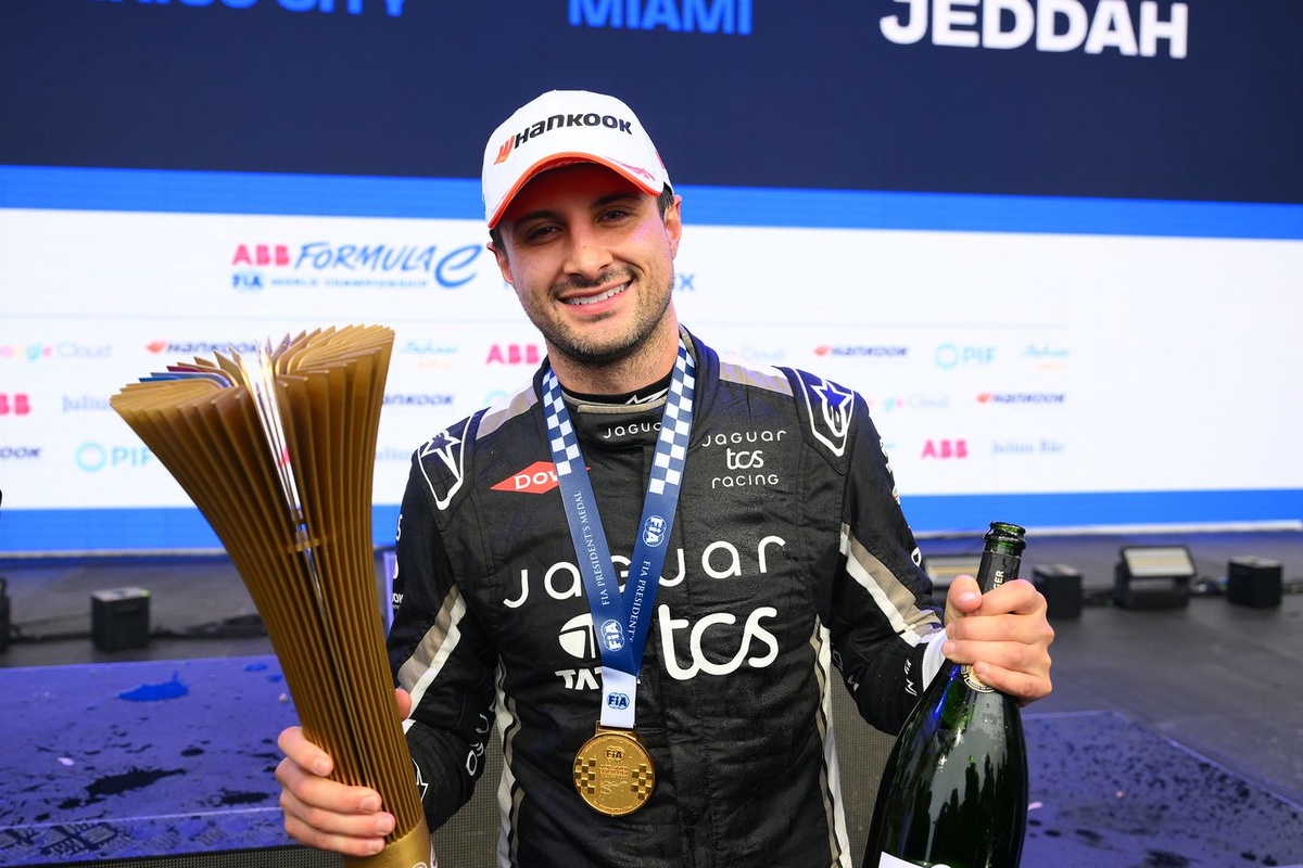 Evans po raz pierwszy