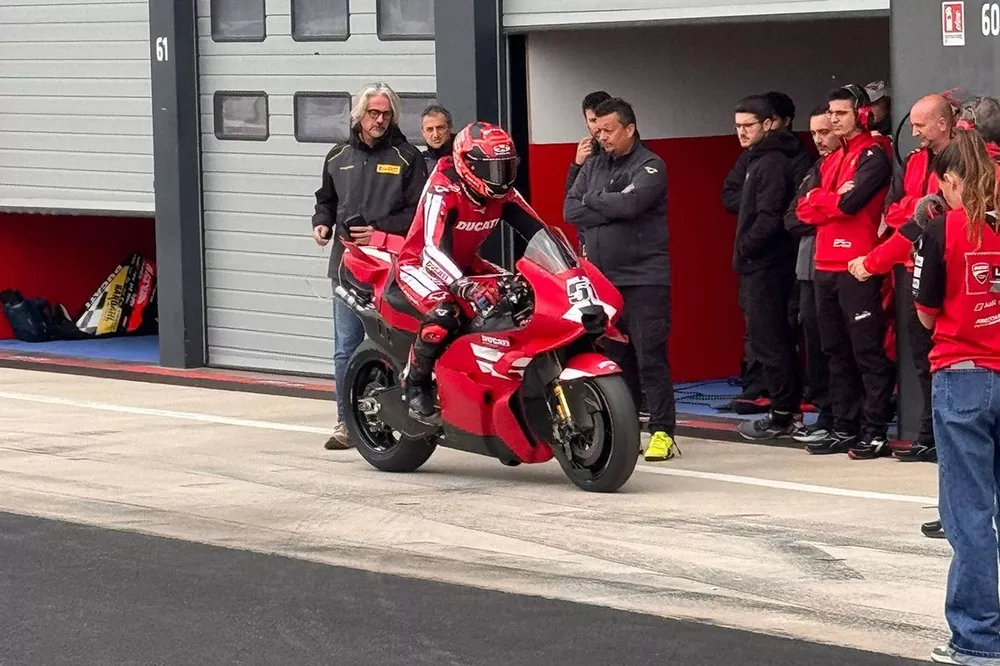 Michele Pirro, Ducati GP27 de 850 cc