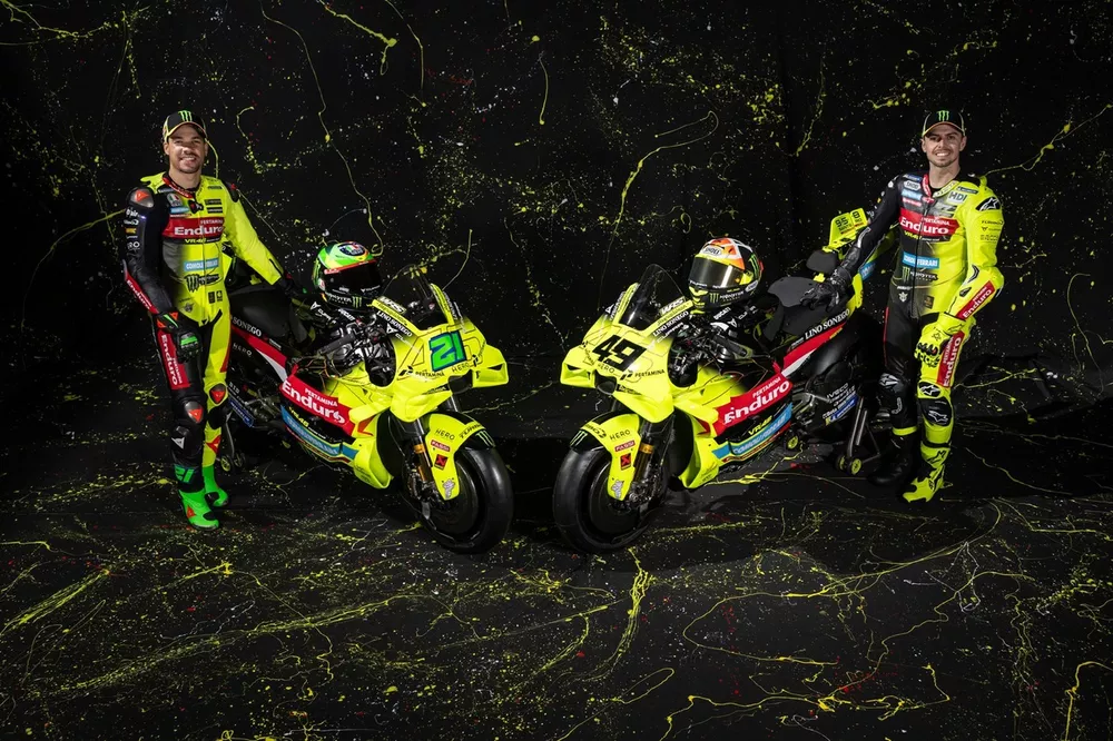 VR46、2026年新カラーリングは『黄×黒』に変化！ ロッシ「あとは速く