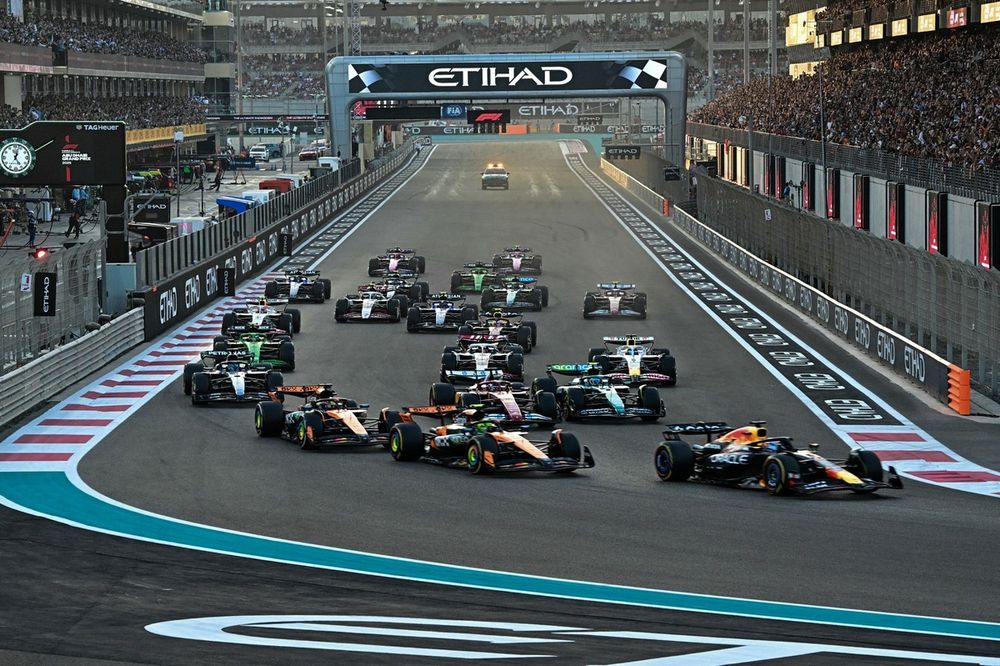 Salida del GP de Abu Dhabi 2025