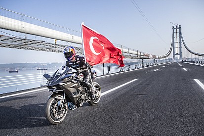 Kenan Sofuoğlu Formula 1 aracını yenebilir mi?