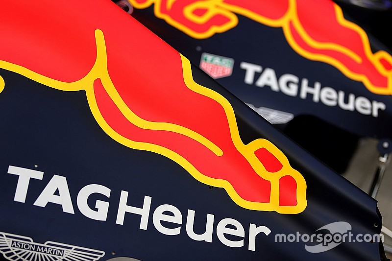 Red Bull verder met TAG Heuer, Verstappen krijgt eigen horloge