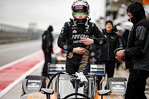 O'Ward eliminado de carrera virtual de IndyCar por su compañero