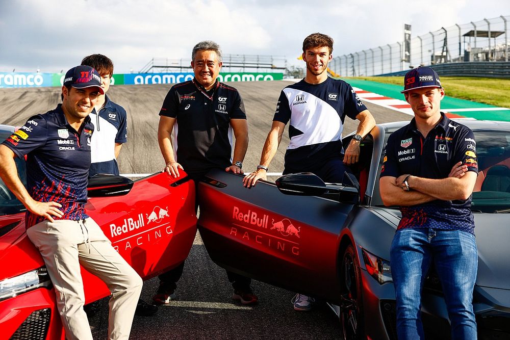 Honda NSX photoshoot, featuring Sergio Perez, Red Bull Racing, Max Verstappen, Red Bull Racing, Yuki Tsunoda, AlphaTauri, Pierre Gasly, AlphaTauri and Masashi Yamamoto, General Manager, Honda Motorsport 