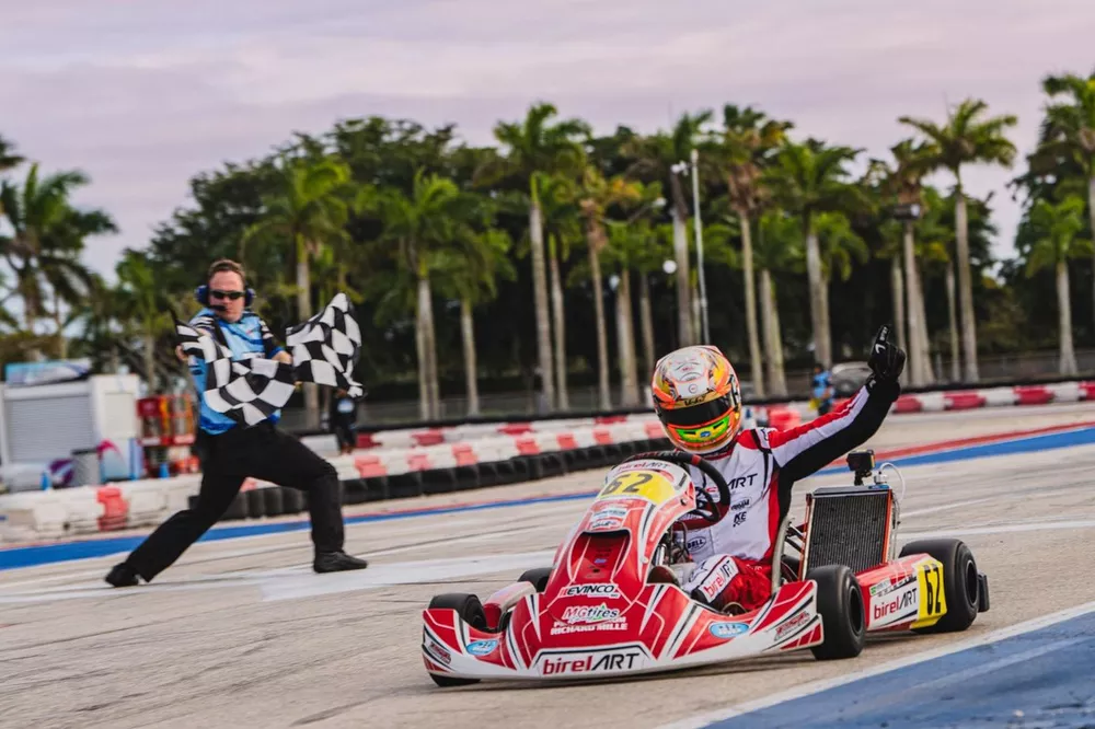 Matheus Morgatto comemora o t&iacute;tulo em Homestead
