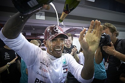 Rusya GP öncesi Lewis Hamilton ile röportaj
