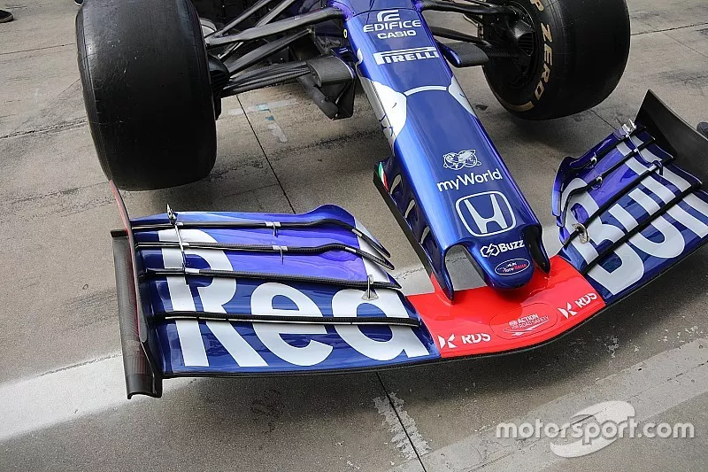 Toro Rosso STR14 front wing